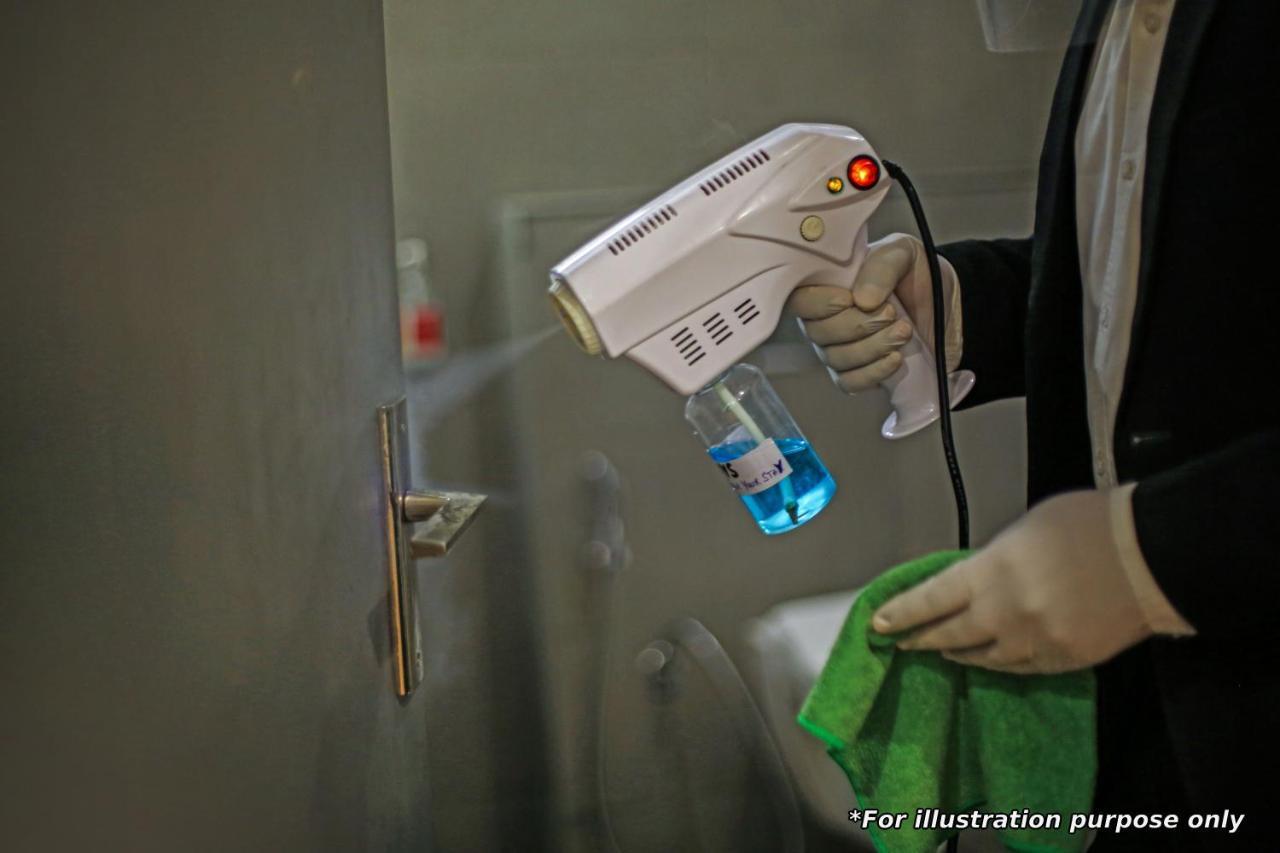 Vaccinated Staff- Oyo Townhouse 105 Khar West Station Hotel Mumbai Exterior photo