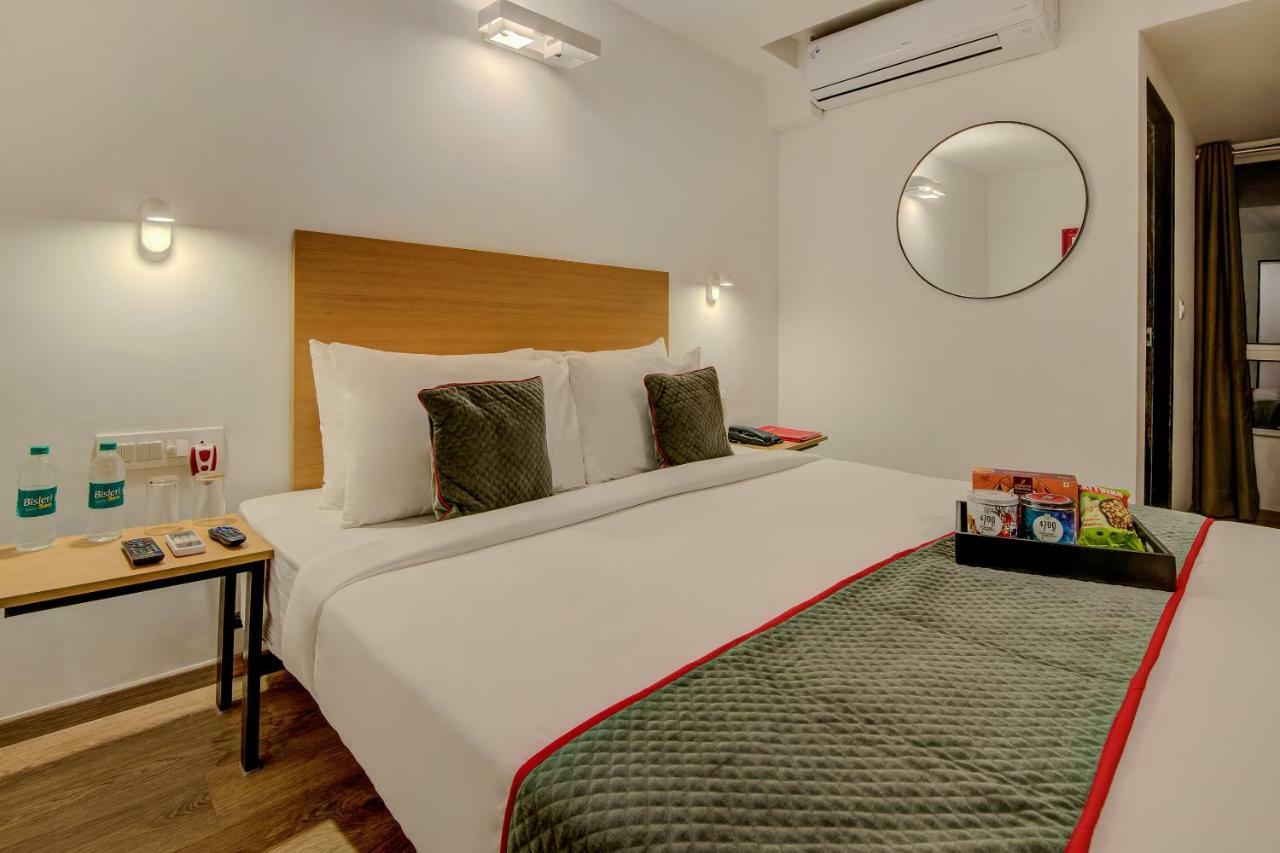 Vaccinated Staff- Oyo Townhouse 105 Khar West Station Hotel Mumbai Exterior photo